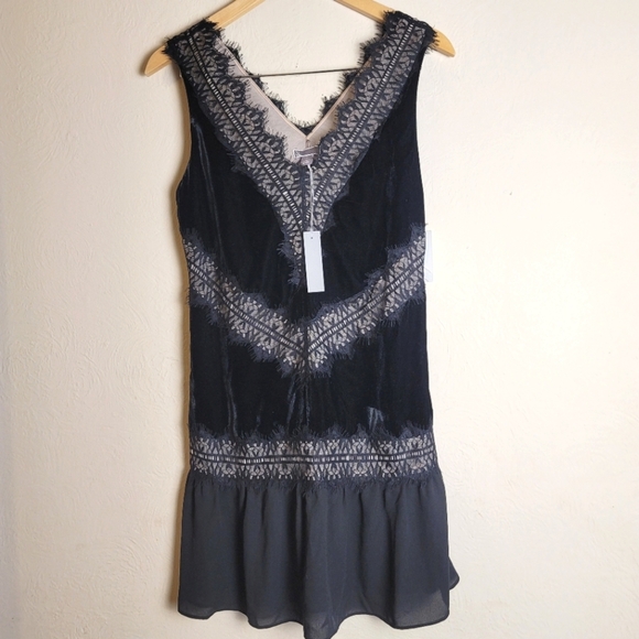 Chelsea28, Velvet and Lace Sleeveless Cocktail Dress, Black and Nude, Size Small - Picture 1 of 9